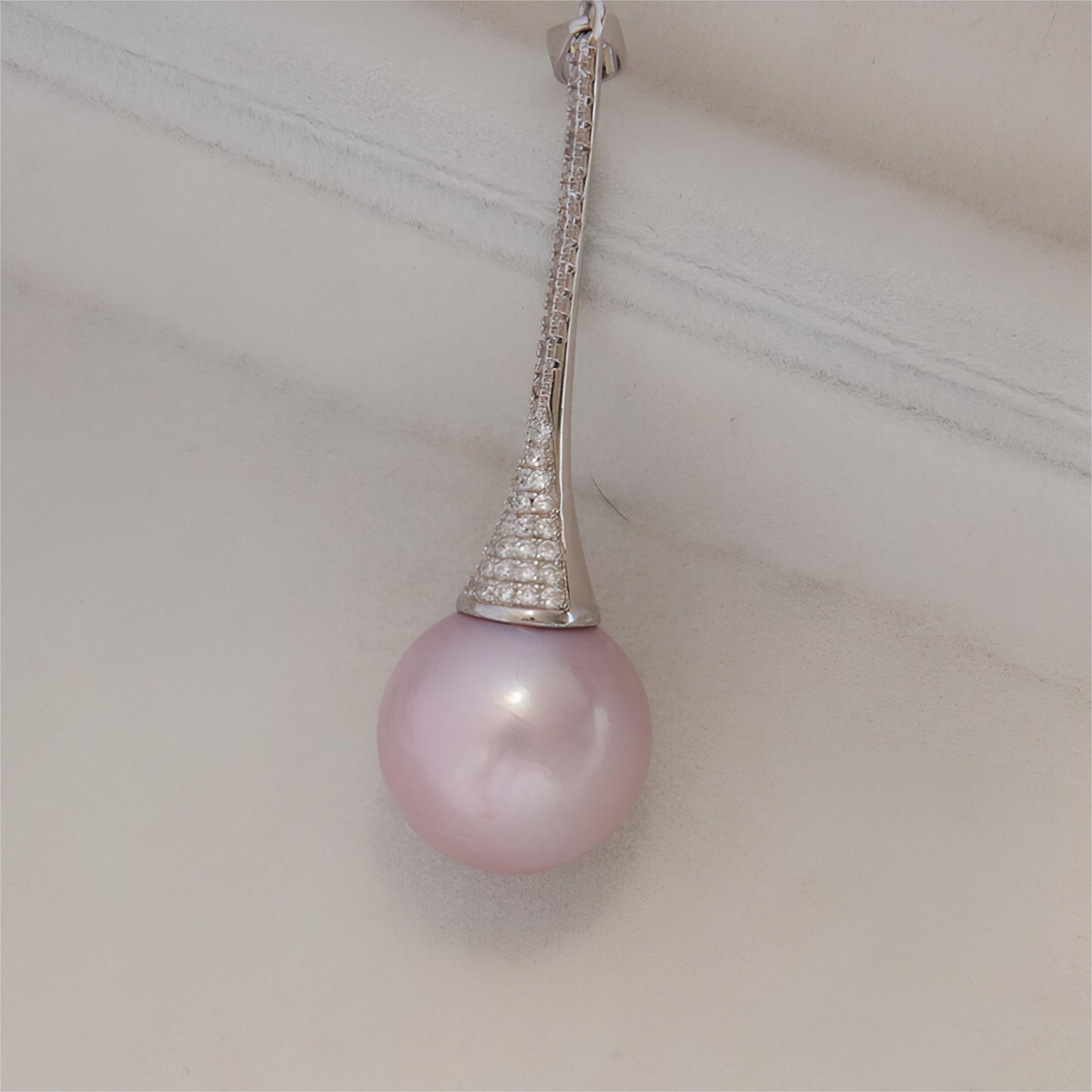 Glamorous Pagoda Pearl Pendant