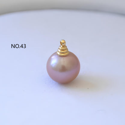 Light bulb natural pearl pendant