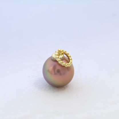 Rainbow natural pearl pendant