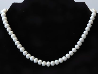 White Peaarl Necklace