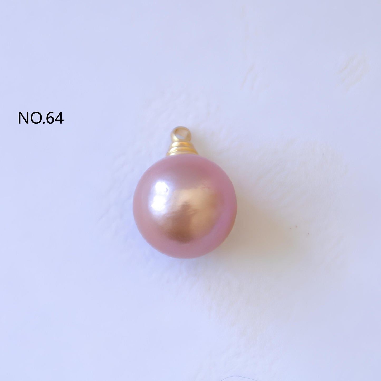 Light bulb natural pearl pendant