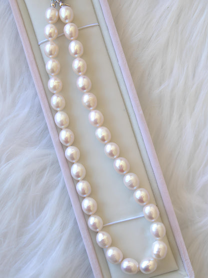 White Oval Pearls Necklace