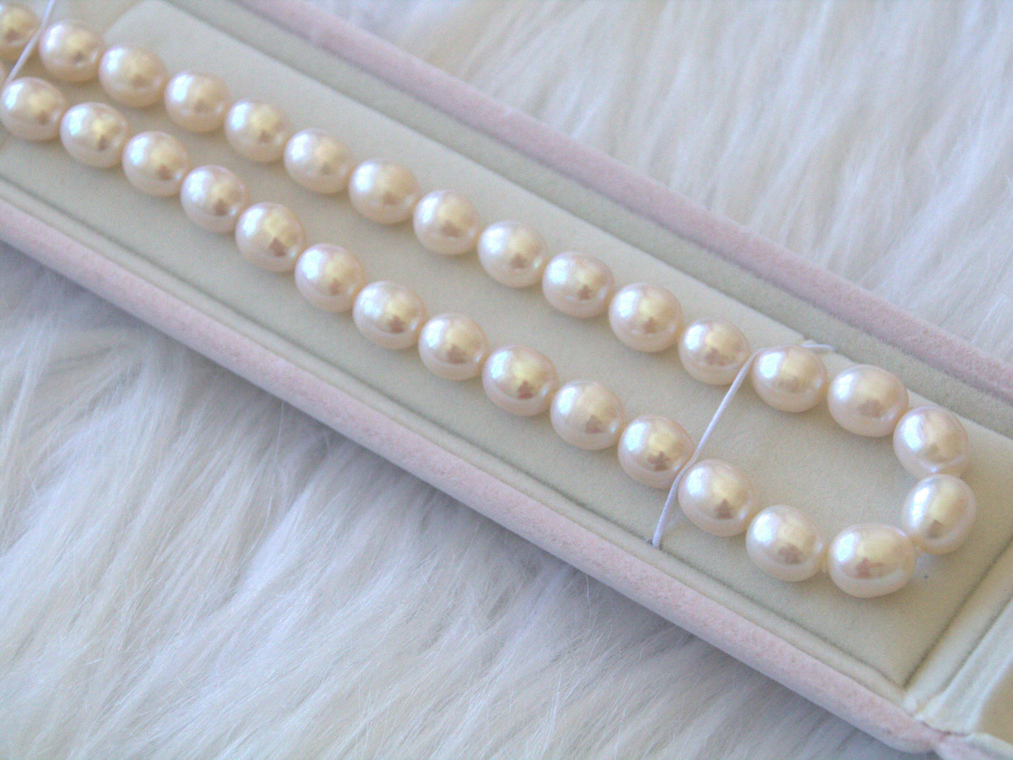 White Oval Pearls Necklace