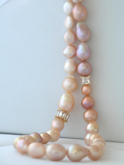 Gold Raindrop Pearl Necklace