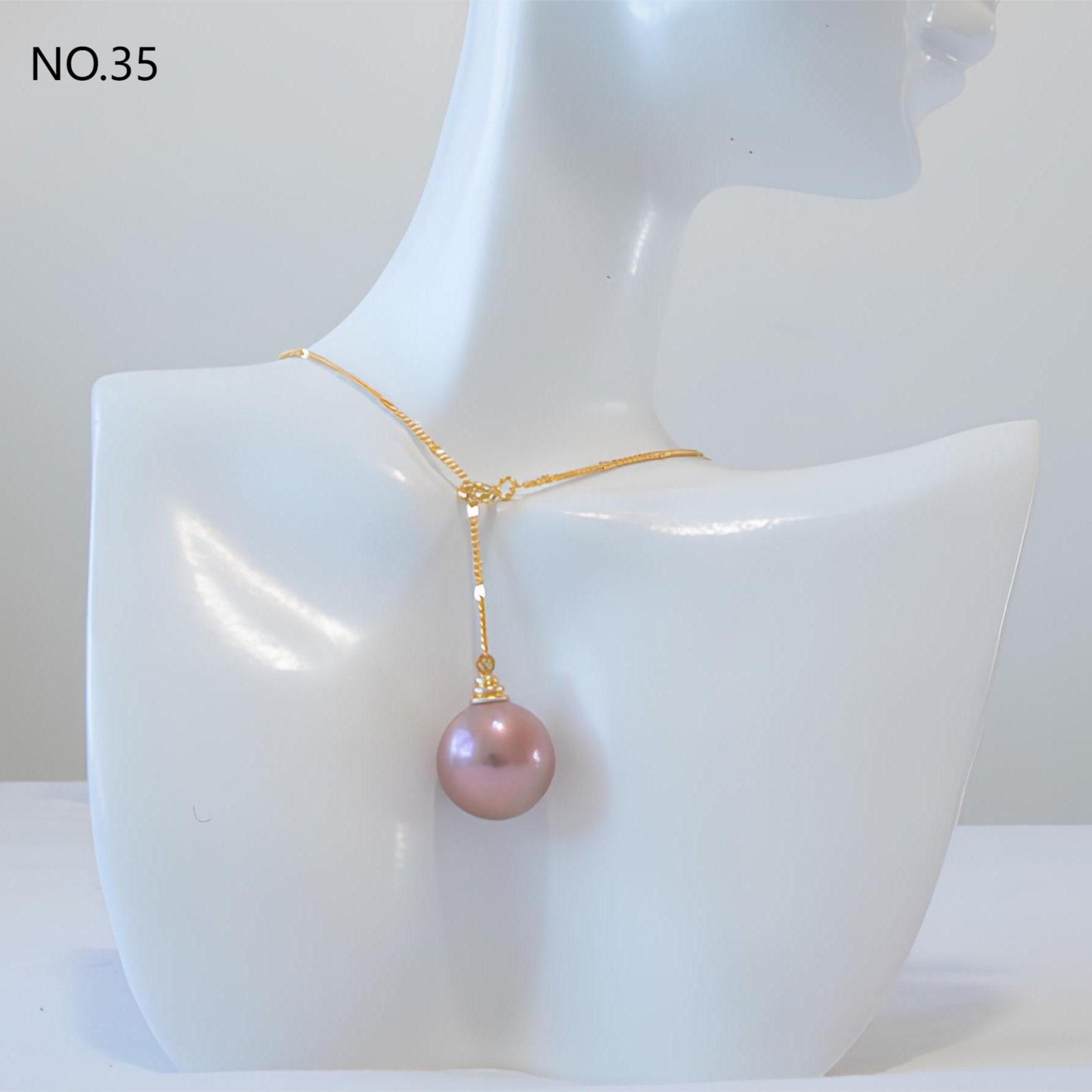 Light bulb natural pearl pendant