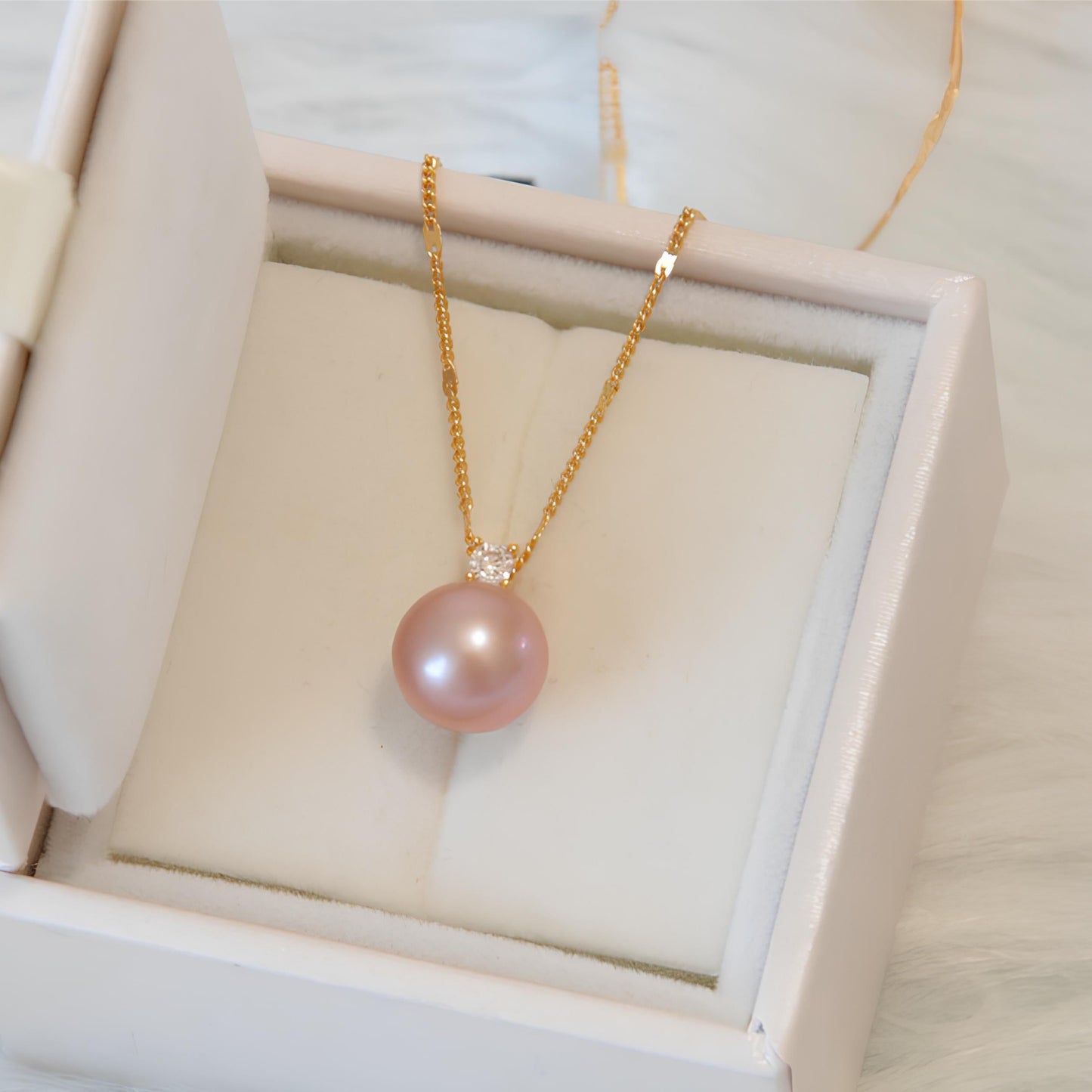 Princess pearl pendant