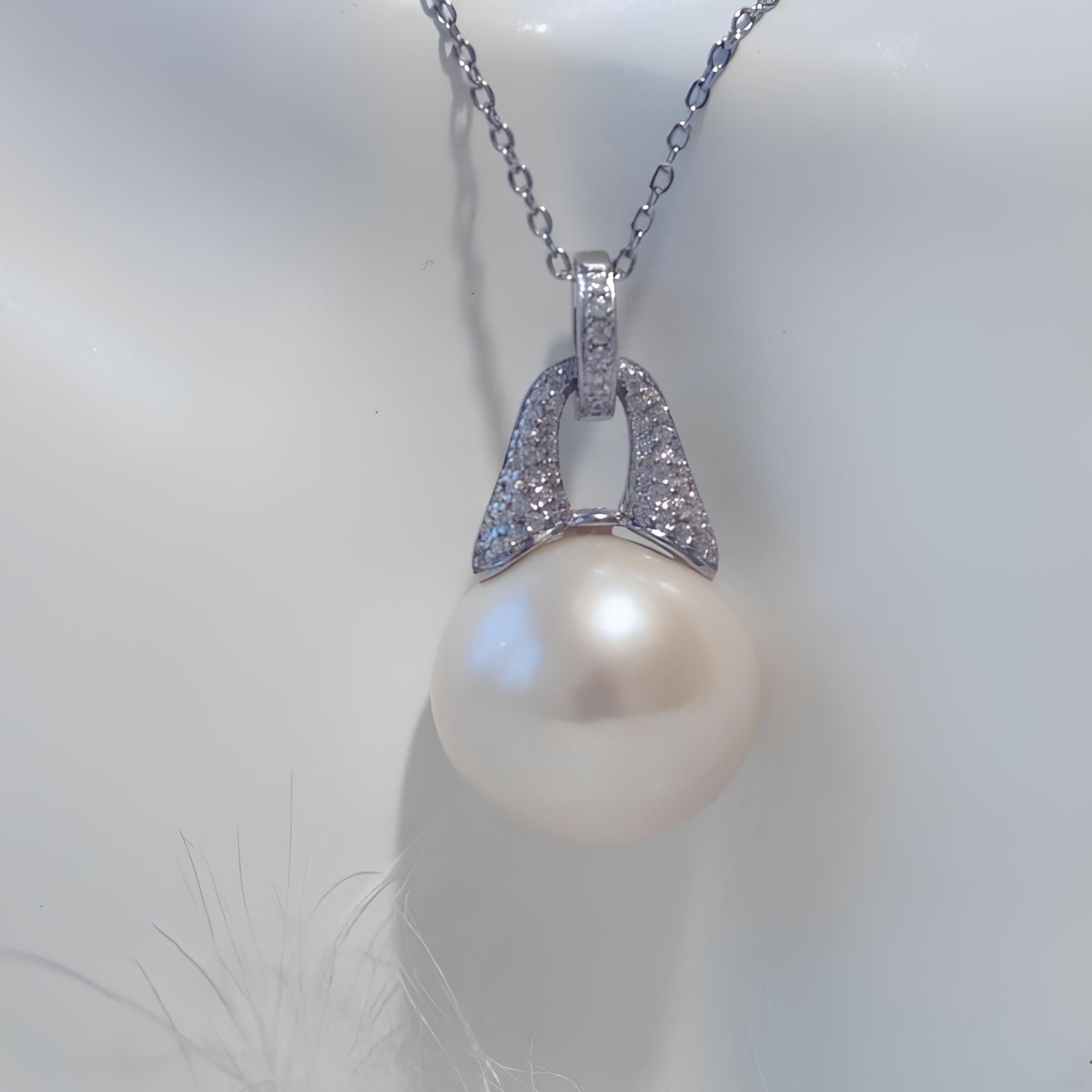 Jumbo White Pearl Pendant