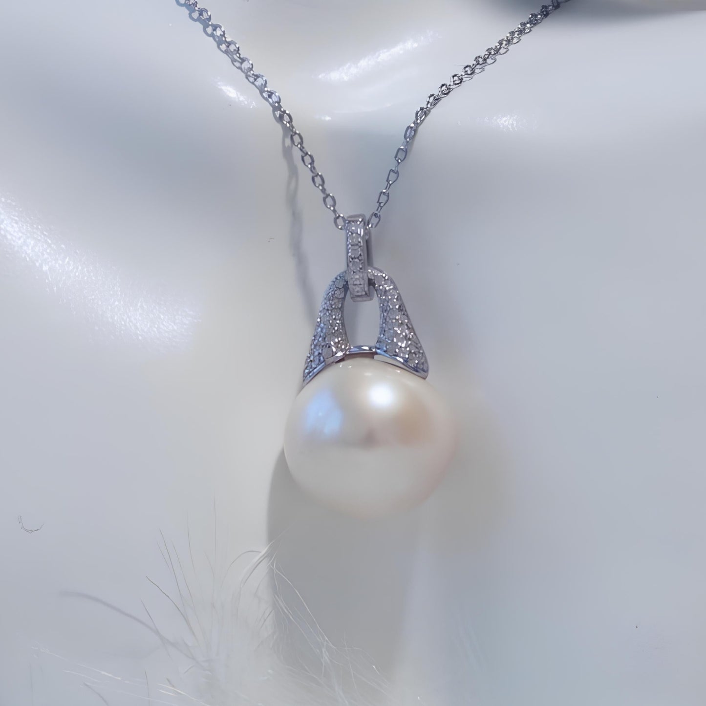 Jumbo White Pearl Pendant