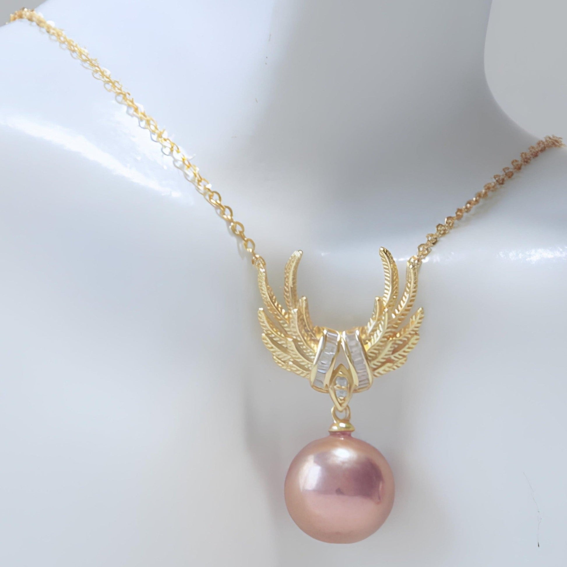 Angel Wings Pearl Necklace - Tricky Lucky