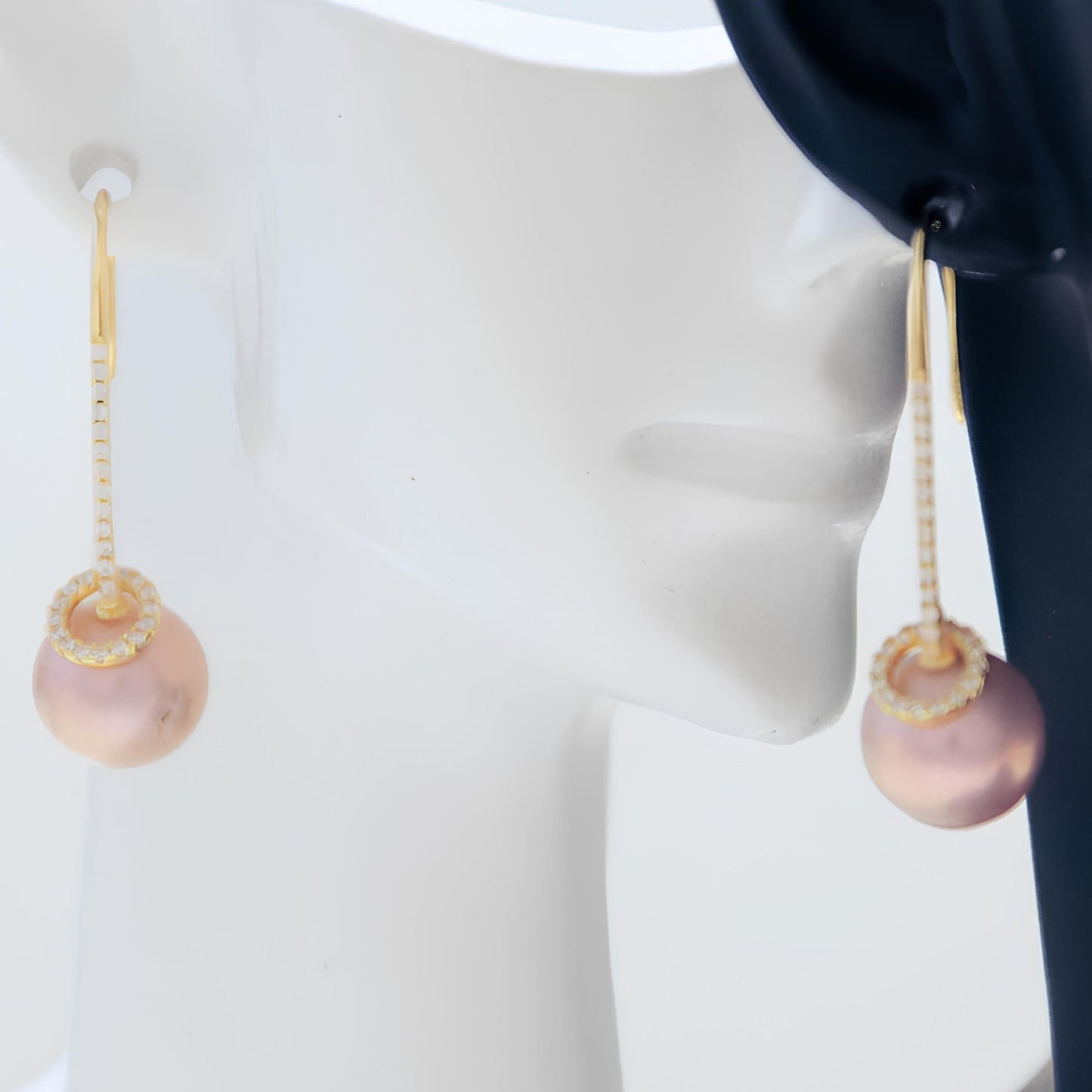 Aperture Pearl Earrings - Tricky Lucky