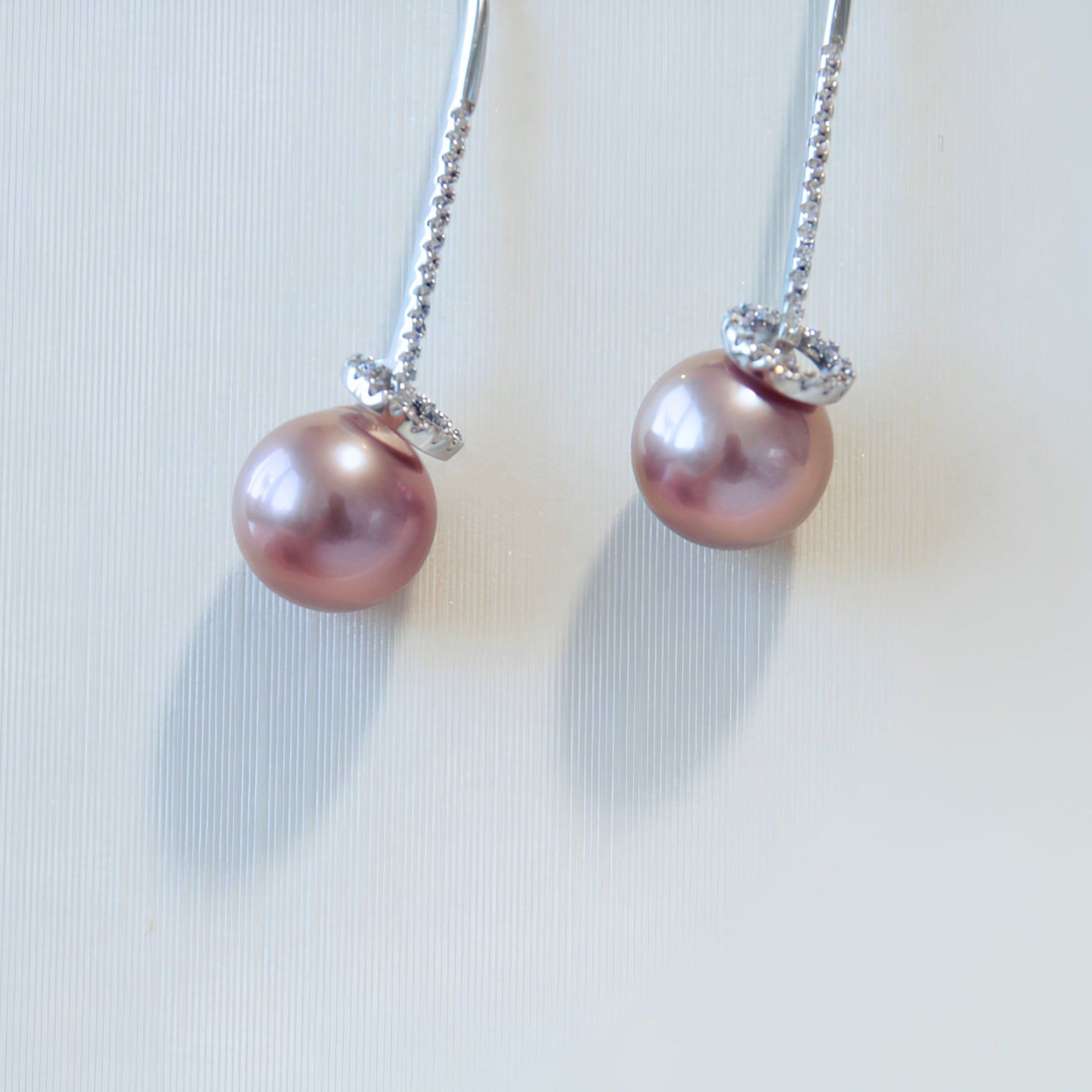 Aperture Pearl Earrings - Tricky Lucky