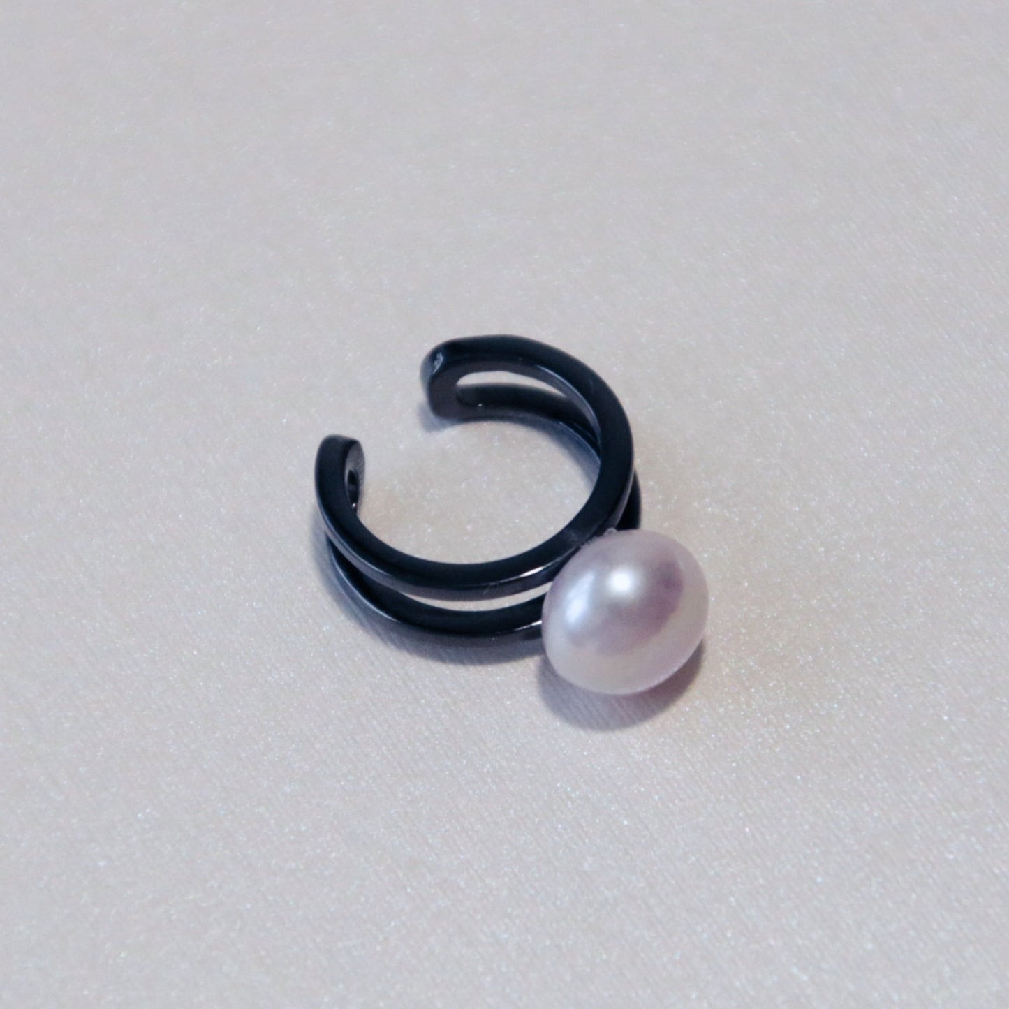 Black Minimalist Ear Bone Clip - Tricky Lucky