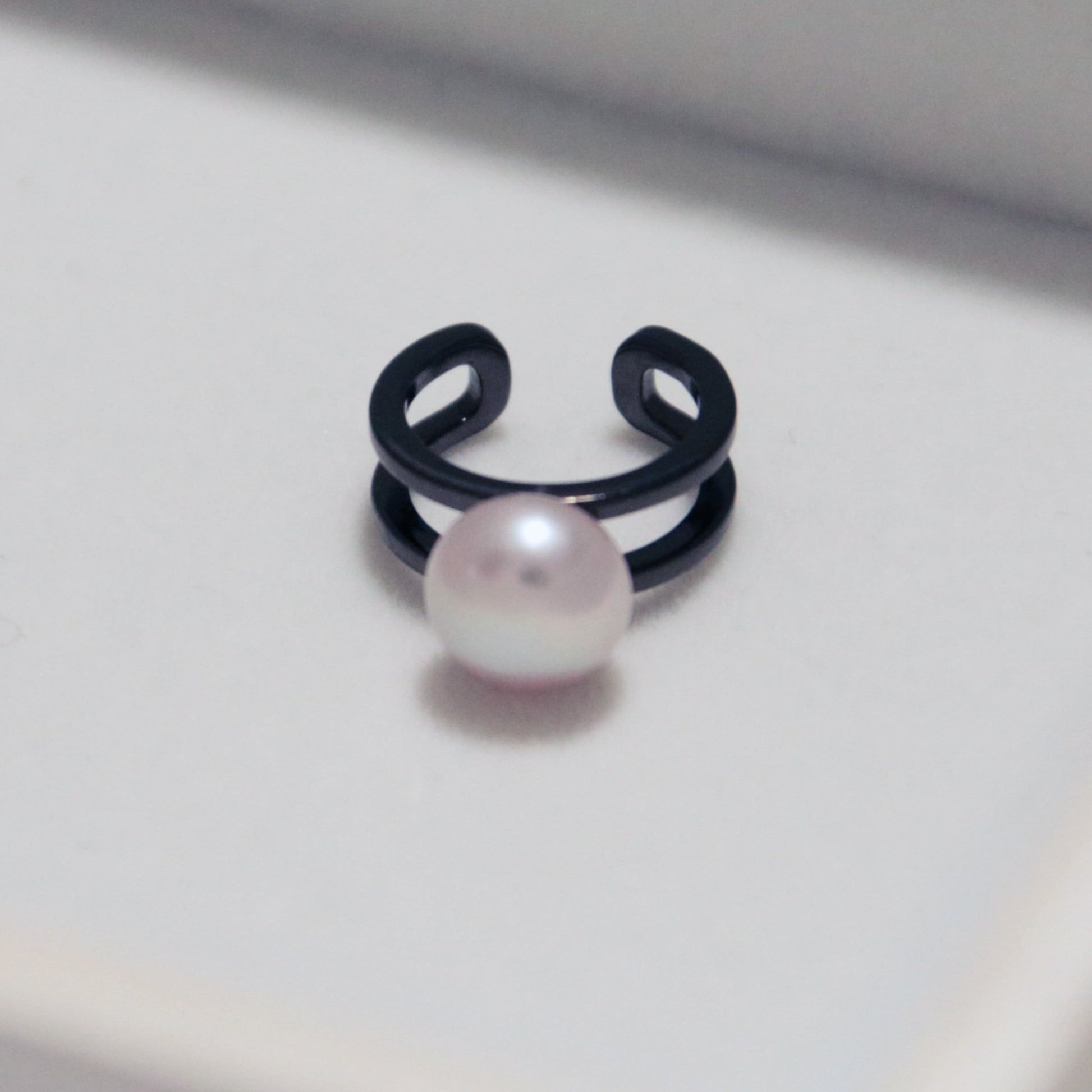 Black Minimalist Ear Bone Clip - Tricky Lucky