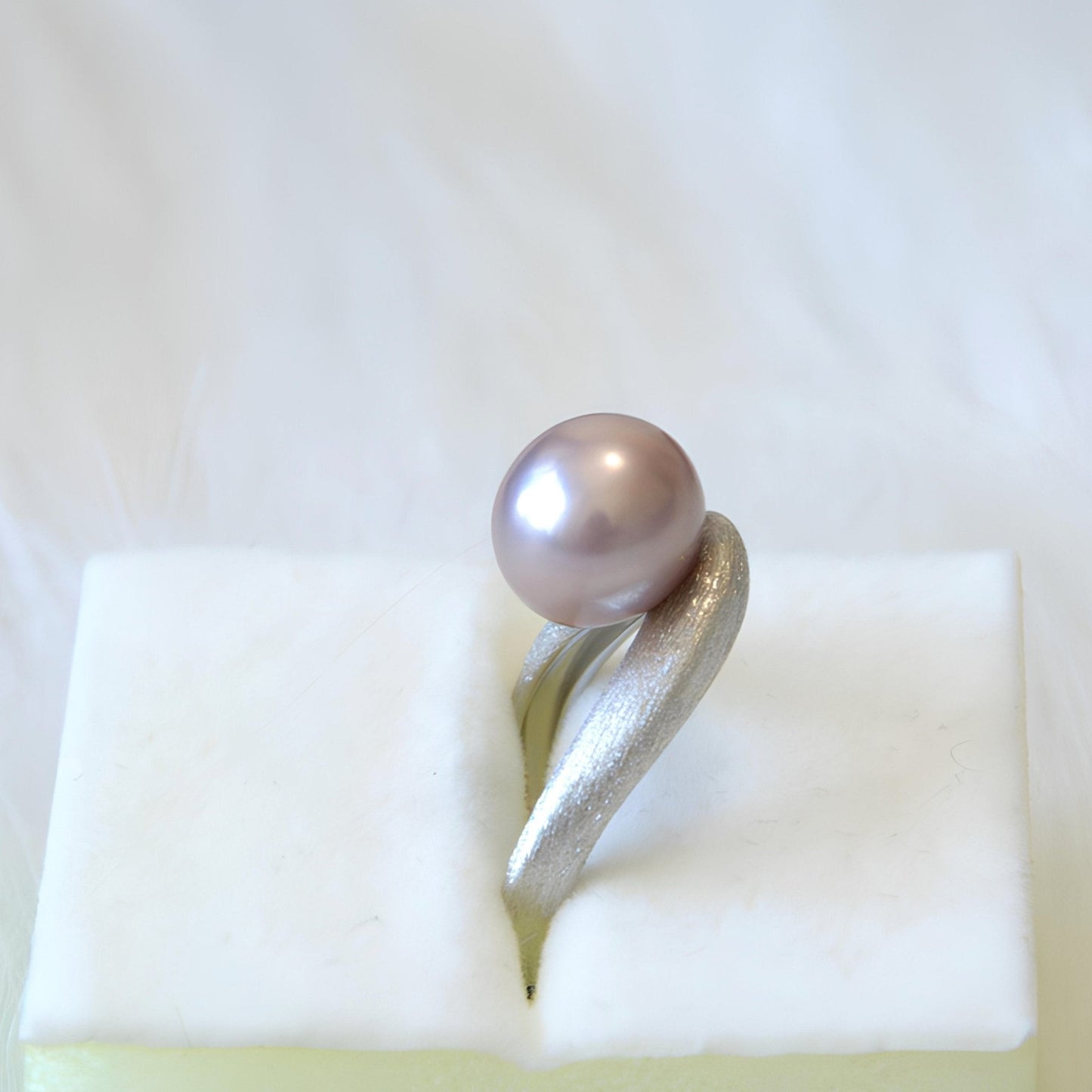 Buccellati Style Pearl Ring - Tricky Lucky