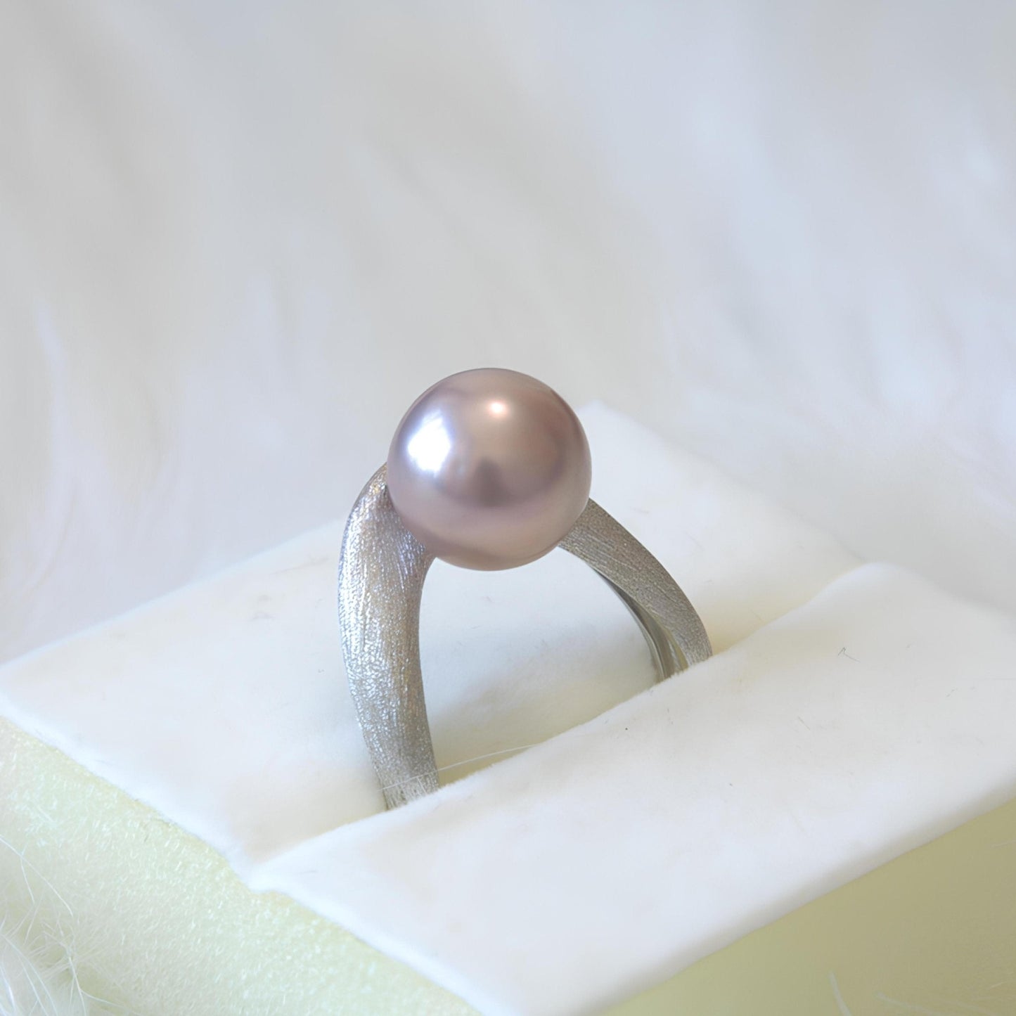 Buccellati Style Pearl Ring - Tricky Lucky