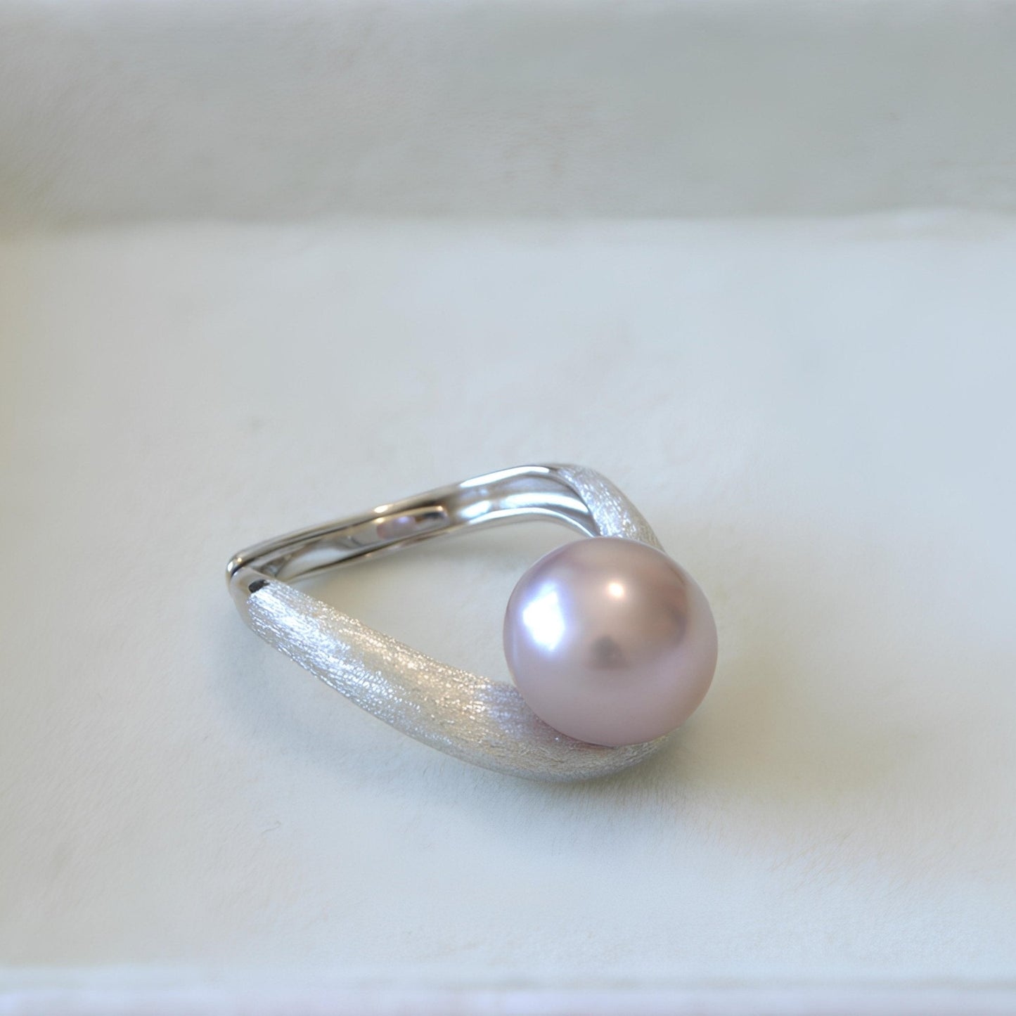 Buccellati Style Pearl Ring - Tricky Lucky