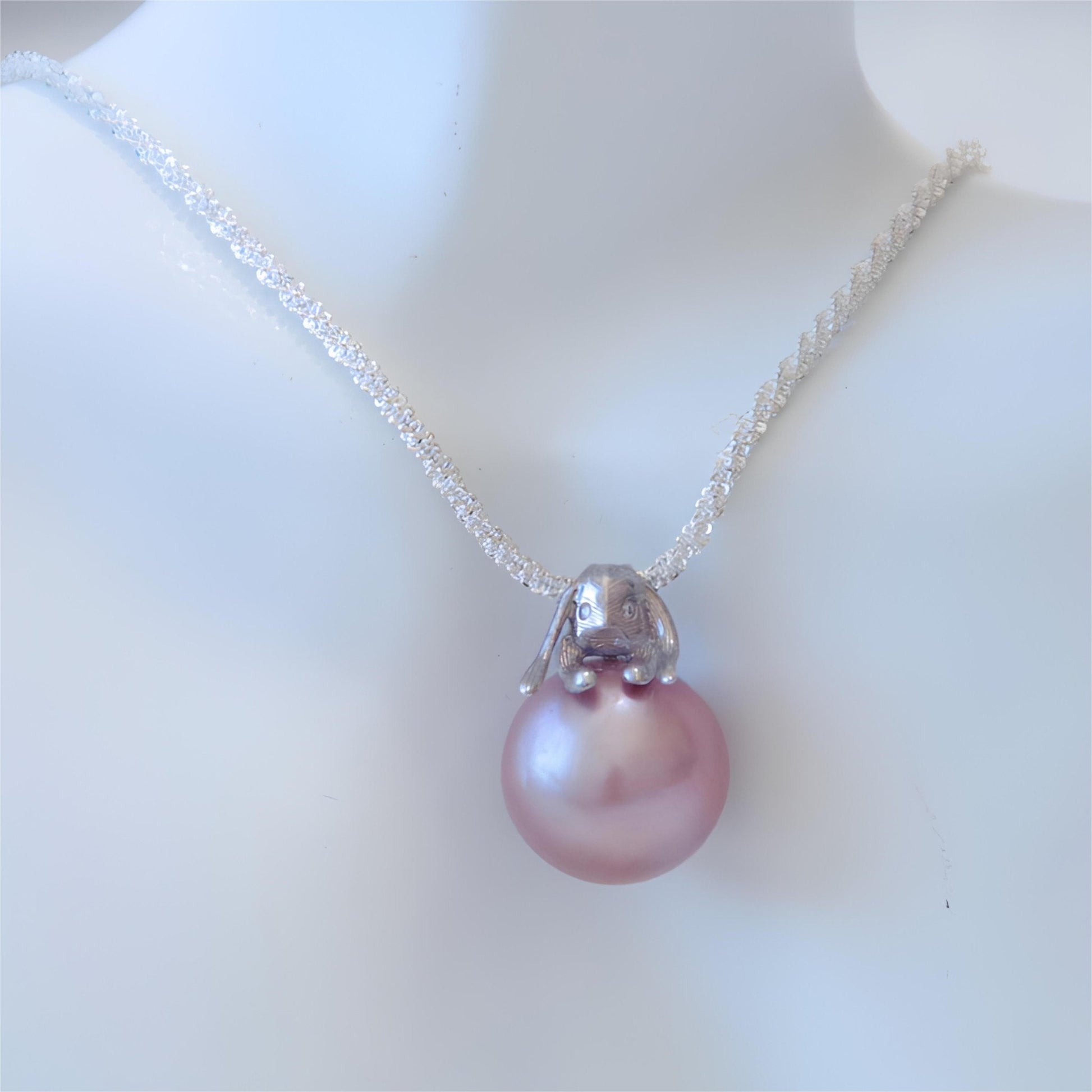 Bunny natural pearl pendant - Tricky Lucky