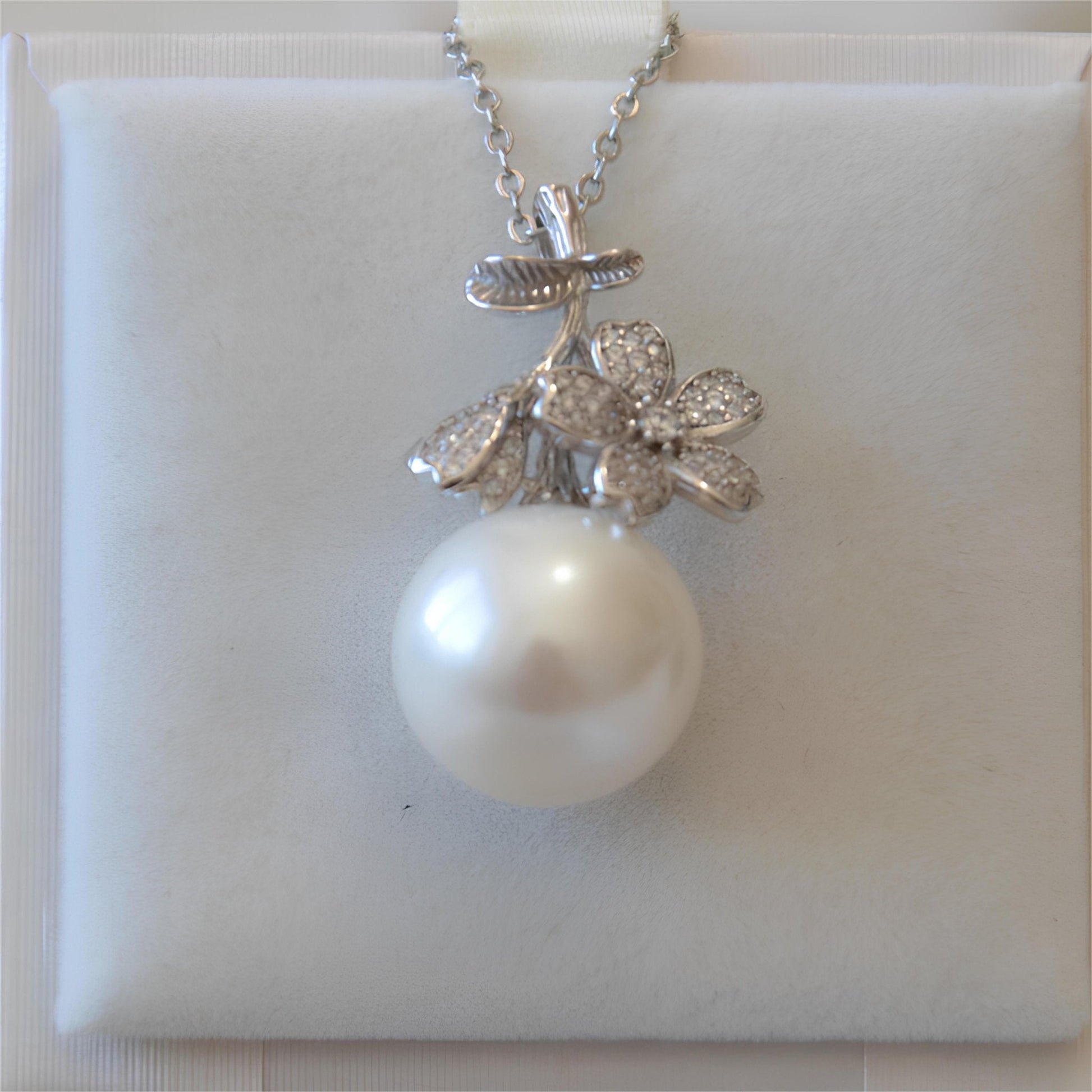 Cherry Flower White Pearl Pendant - Tricky Lucky