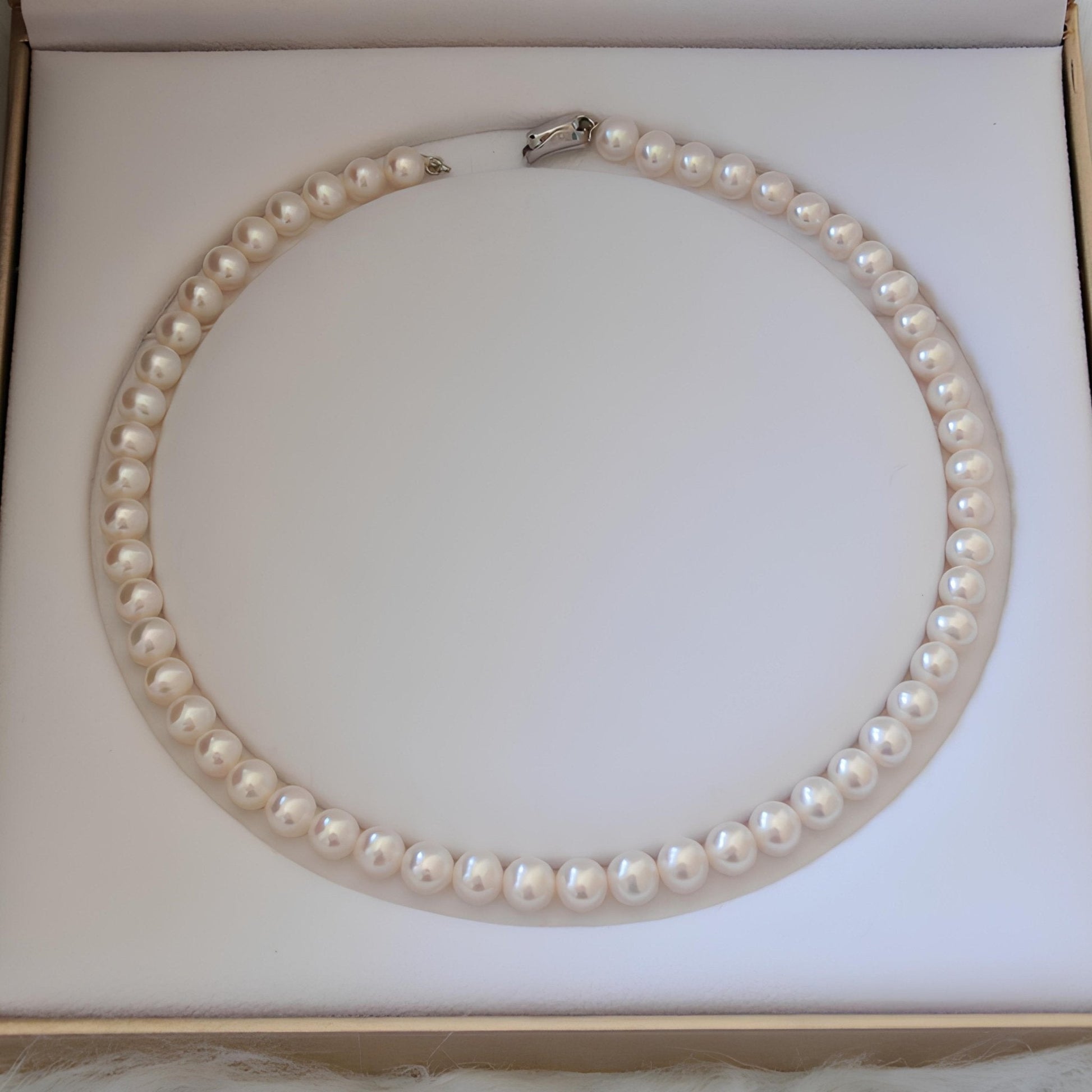 Classic White Pearl Necklace - Tricky Lucky