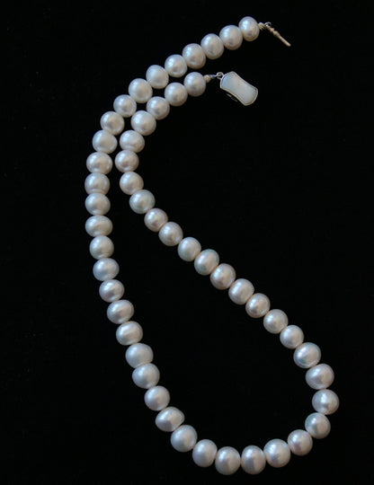 Classic White Pearl Necklace - Tricky Lucky