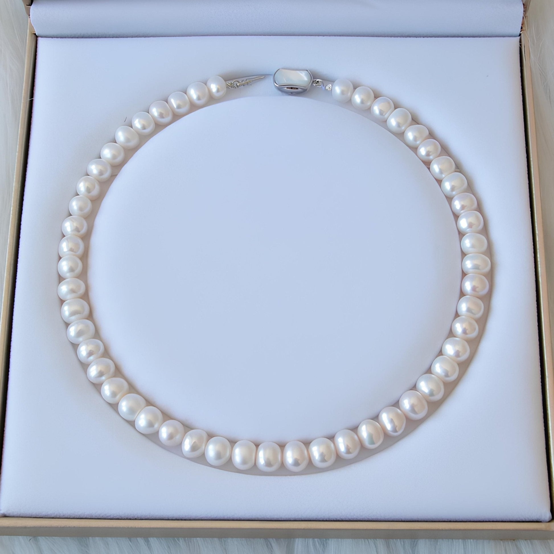 Classic White Pearl Necklace - Tricky Lucky