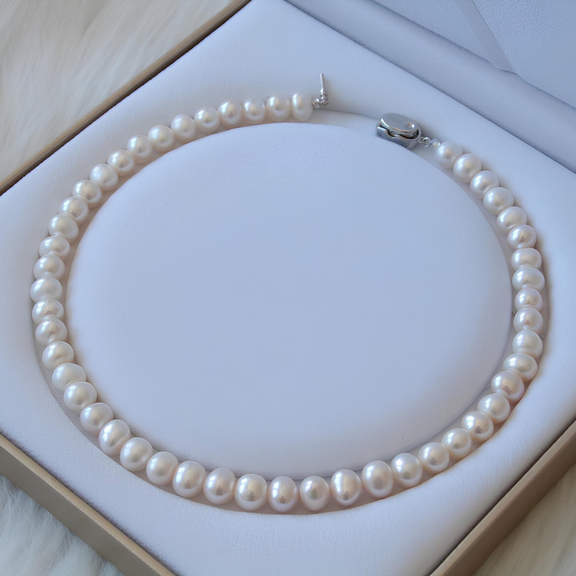 Classic White Pearl Necklace - Tricky Lucky