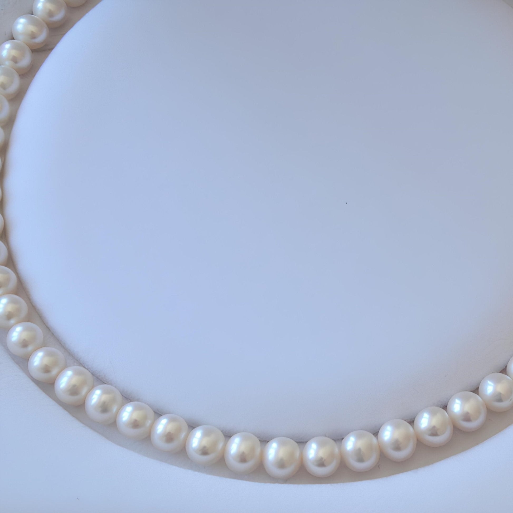 Classic White Pearl Necklace - Tricky Lucky