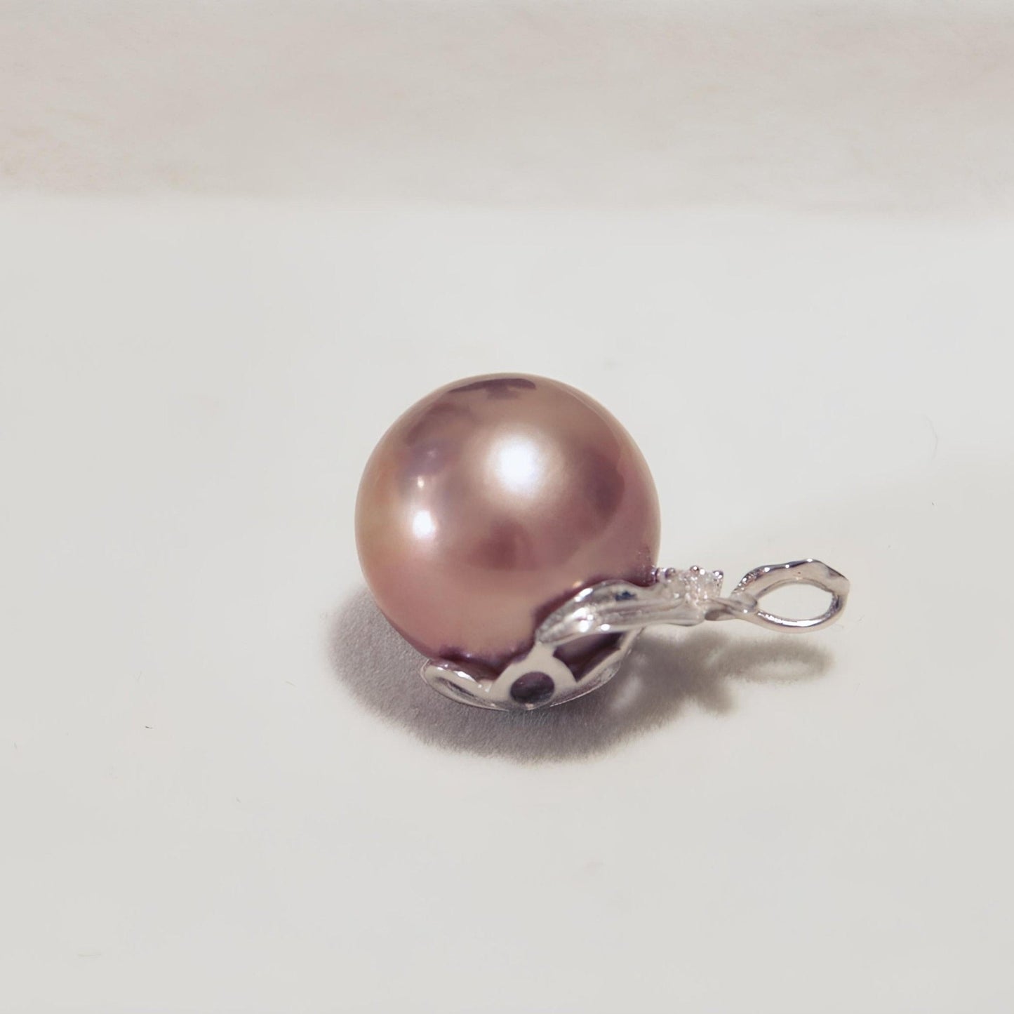 Daffodil Pearl Necklace Pendant - Tricky Lucky