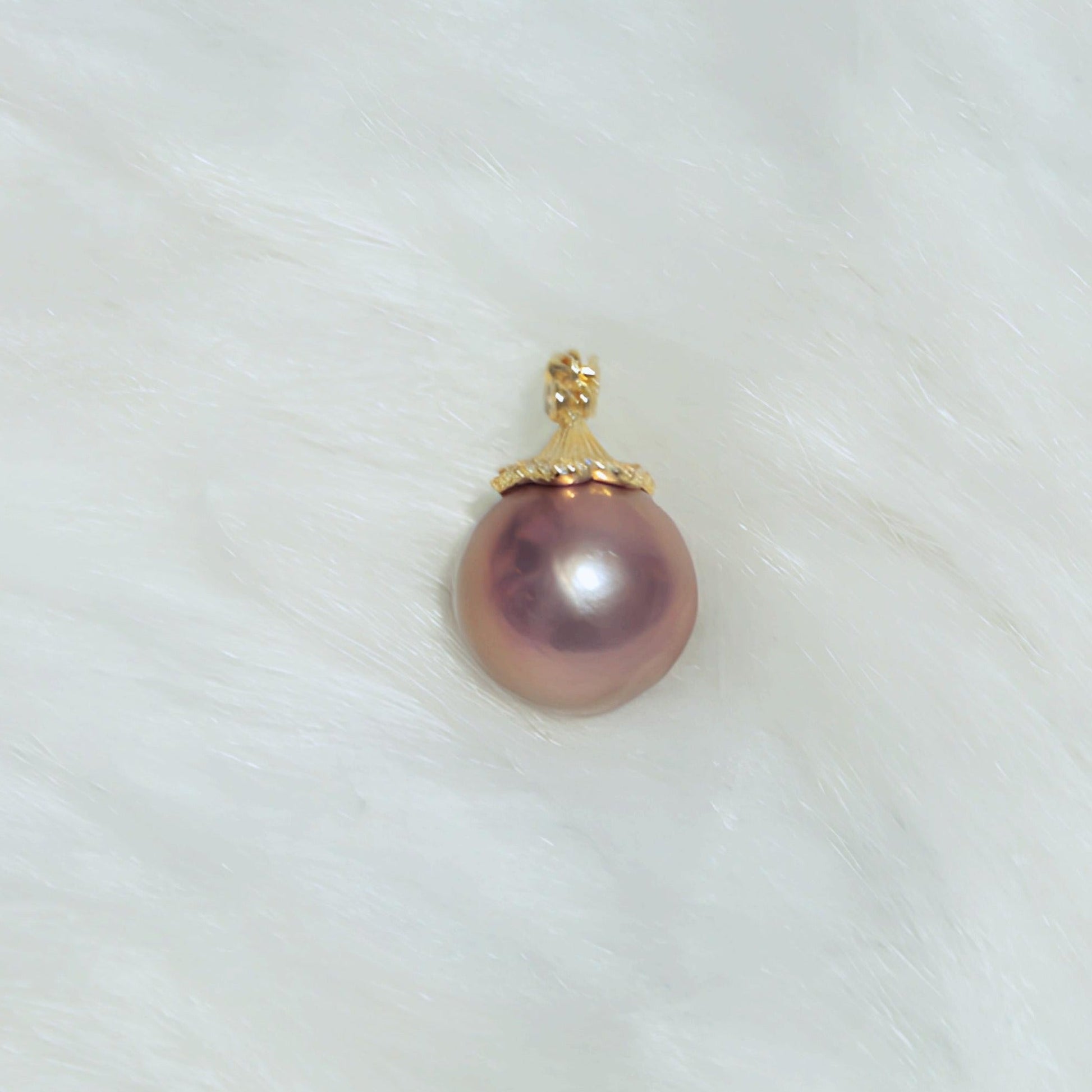 Dancing Skirt Pearl Pendant - Tricky Lucky