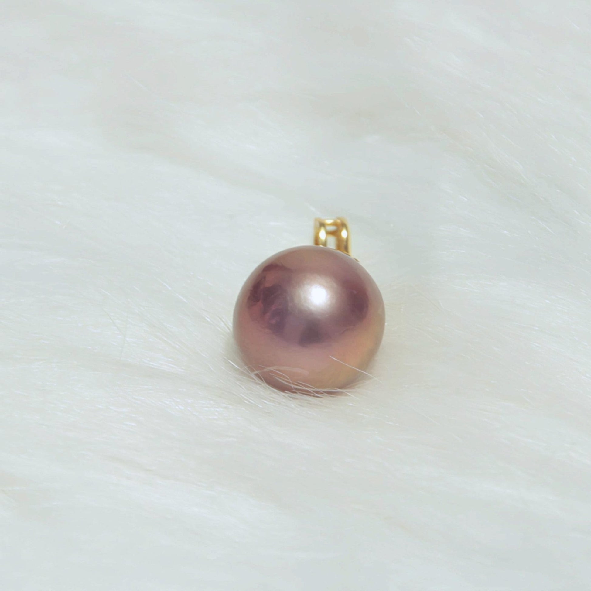 Dancing Skirt Pearl Pendant - Tricky Lucky