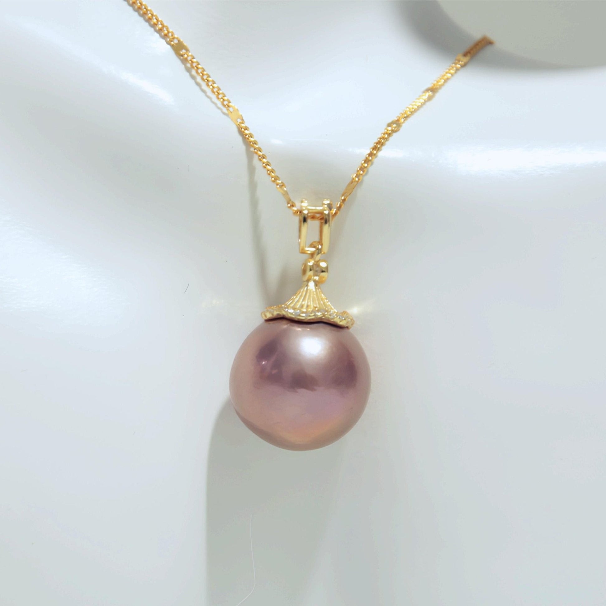 Dancing Skirt Pearl Pendant - Tricky Lucky