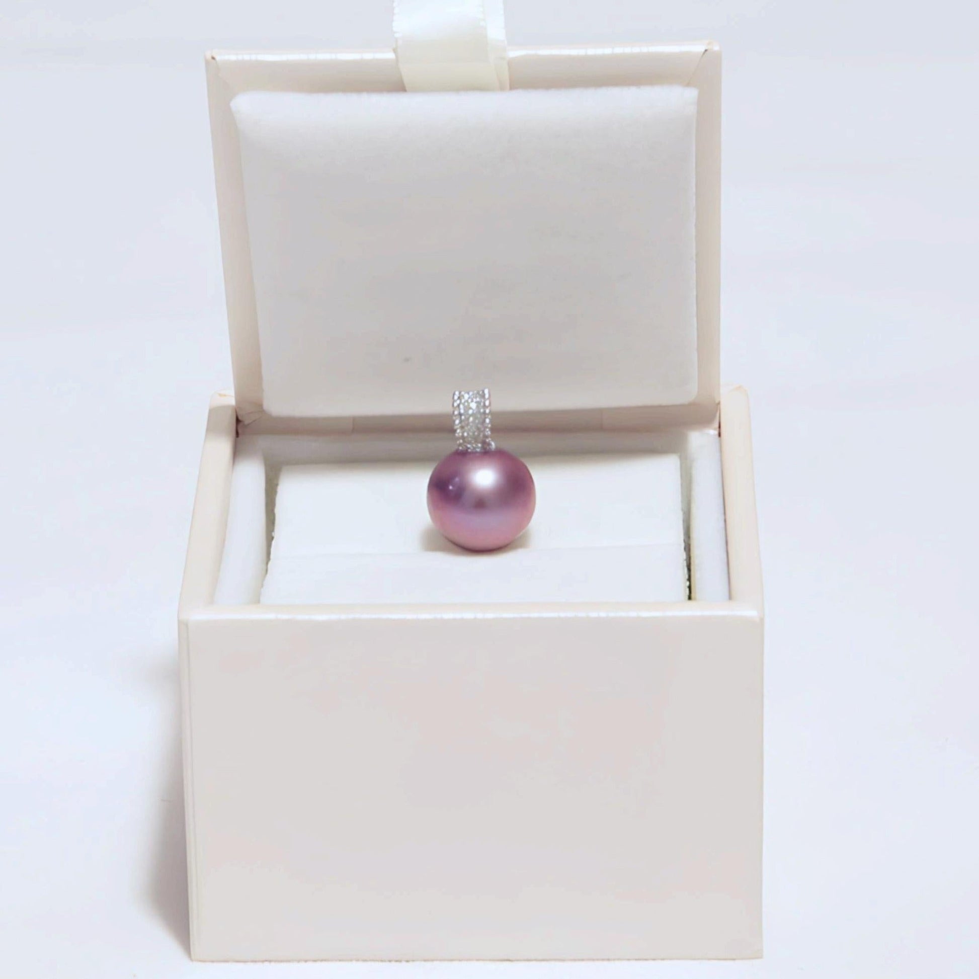 Fuchsia pearl pendant - Tricky Lucky