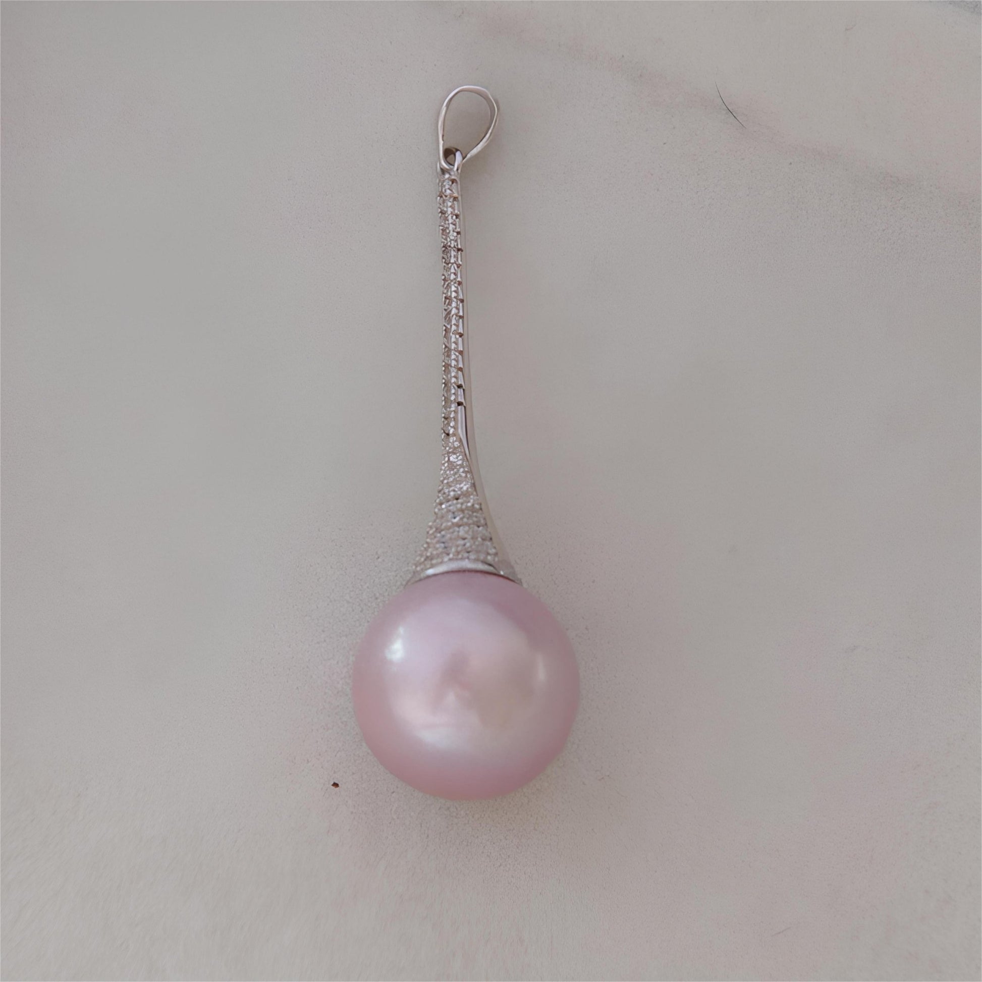 Glamorous Pagoda Pearl Pendant - Tricky Lucky