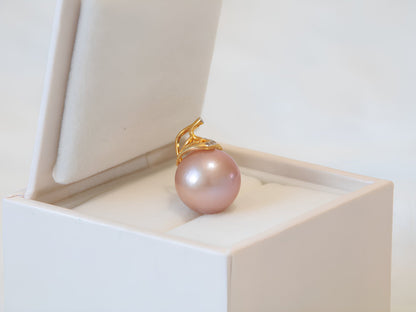Golden Leaf Pearl Necklace Pendant - Tricky Lucky