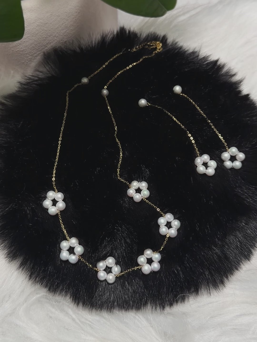 Delicate Pearl Flower Jewelry Set – Necklace & Earrings