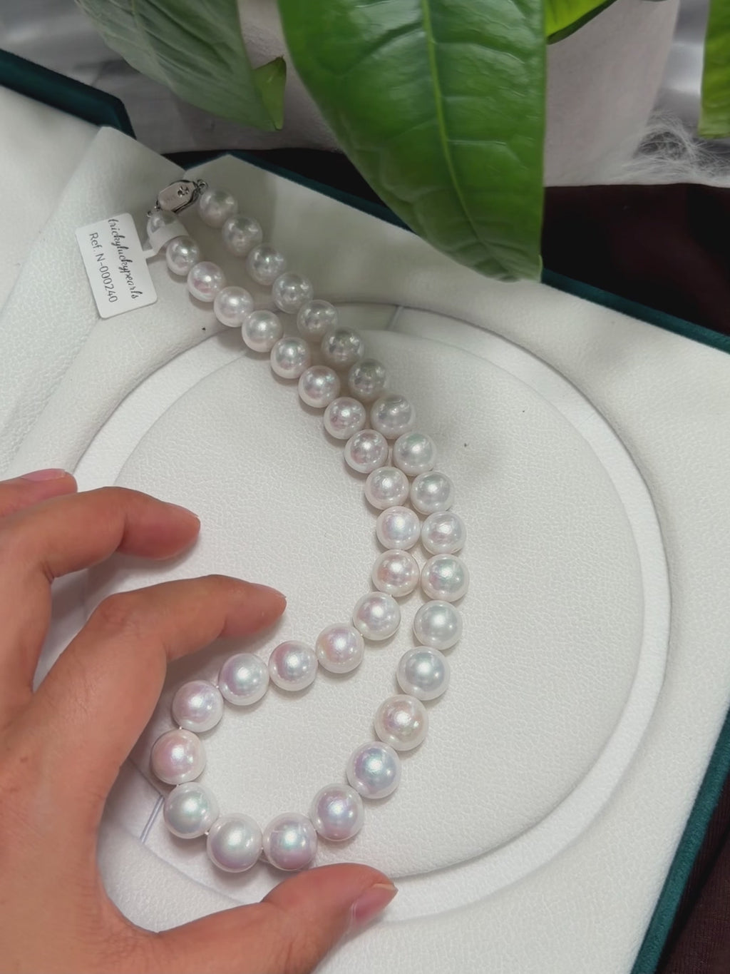 Natural freshwater pearl necklace with a refined, timeless finish.
