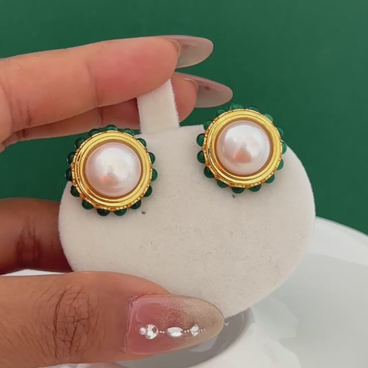 12.3mm White Pearl Clip-On Earrings – Chrysoprase Design